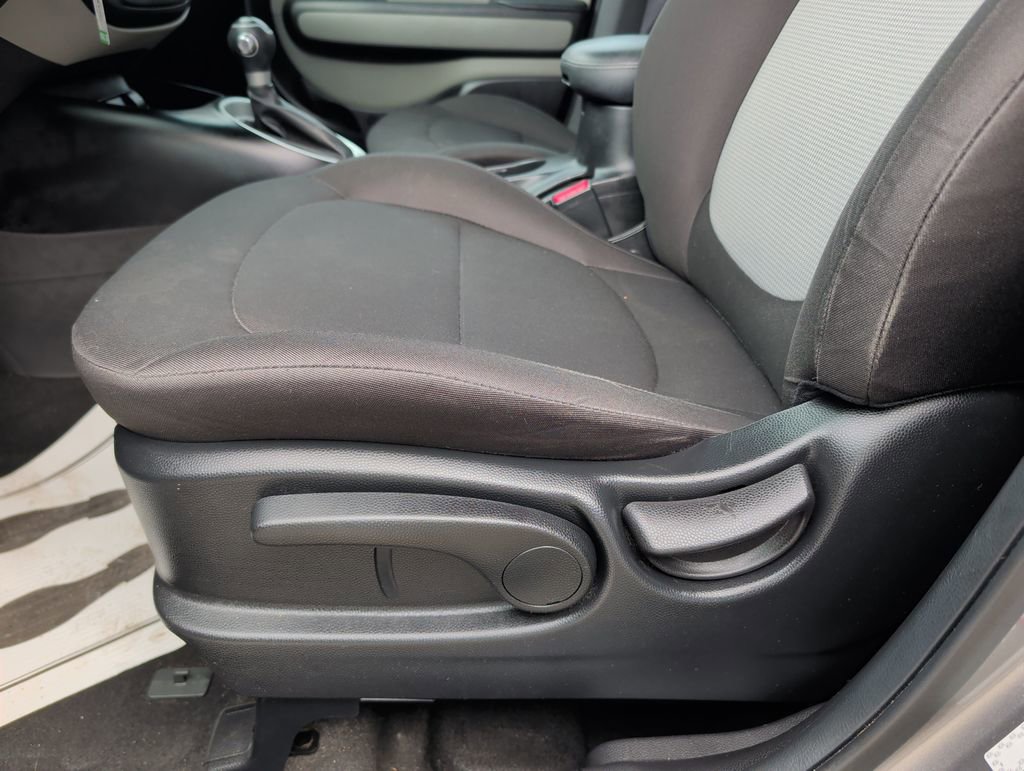 Used 2017 Kia Soul image 9