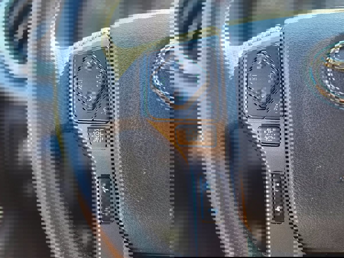 Used 2017 Toyota Tacoma TRD Sport w/ Tow Package image 25