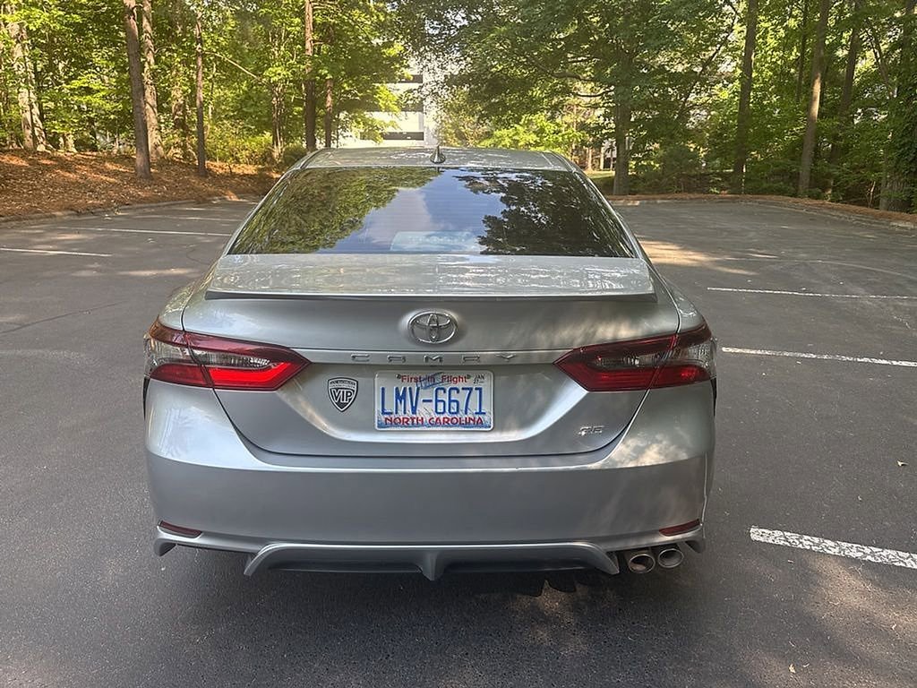 Used 2023 Toyota Camry SE FWD image 5