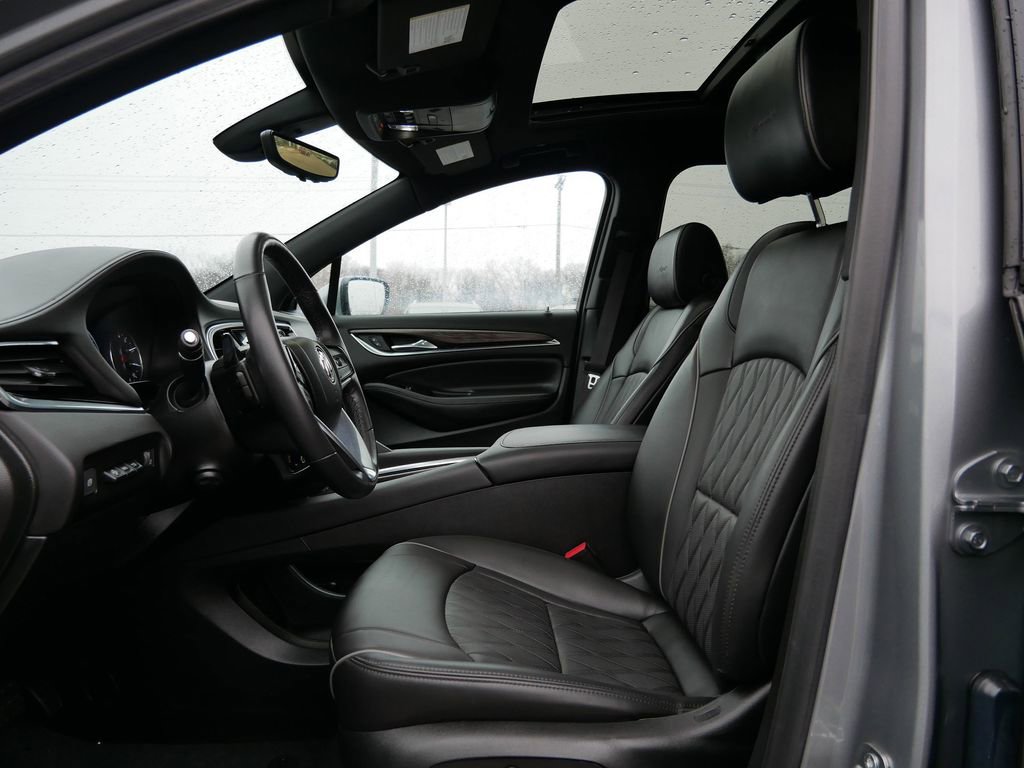 Used 2024 Buick Enclave Avenir w/ Avenir Technology Package image 10