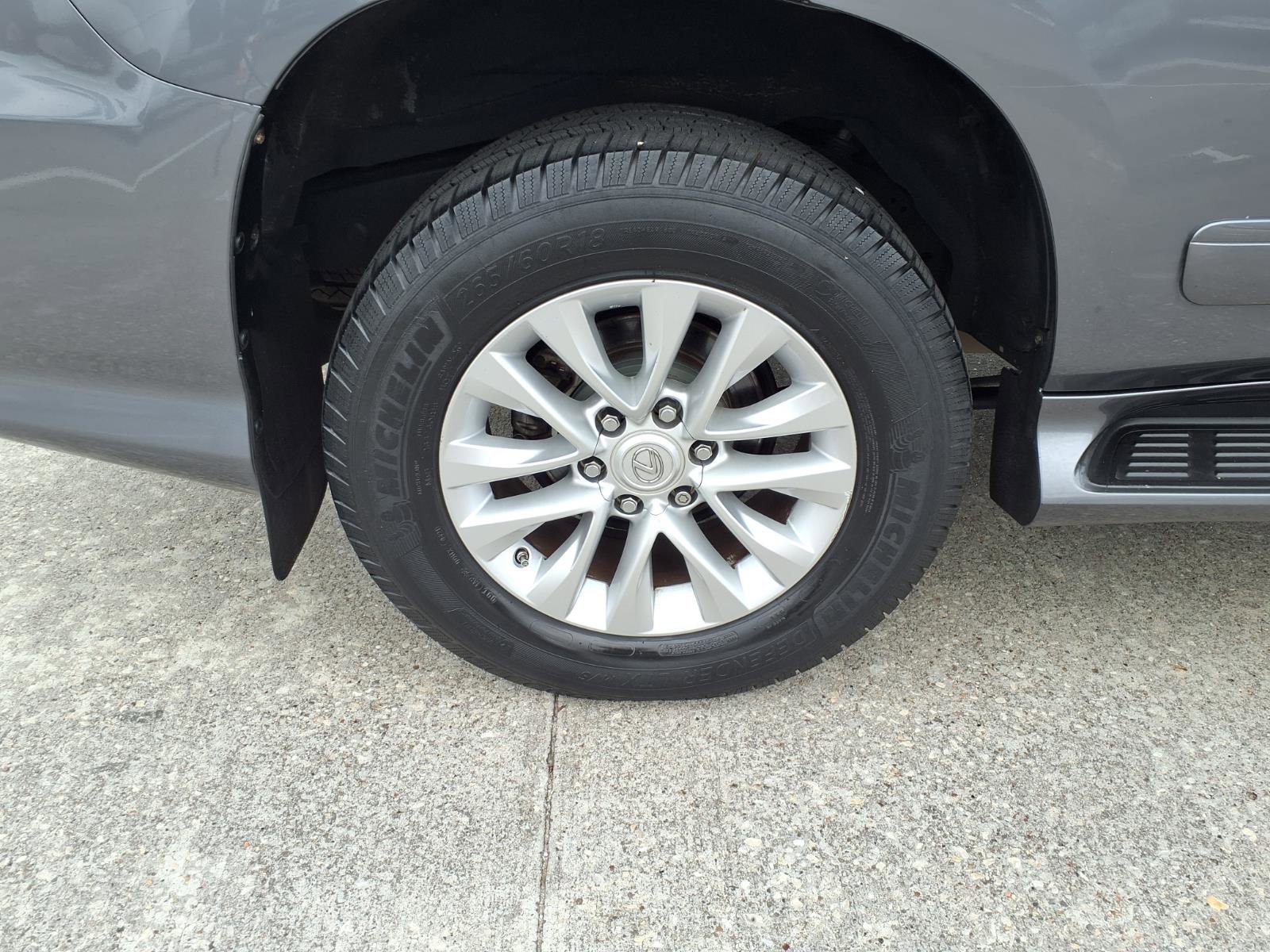 Used 2018 Lexus GX 460 Premium image 26