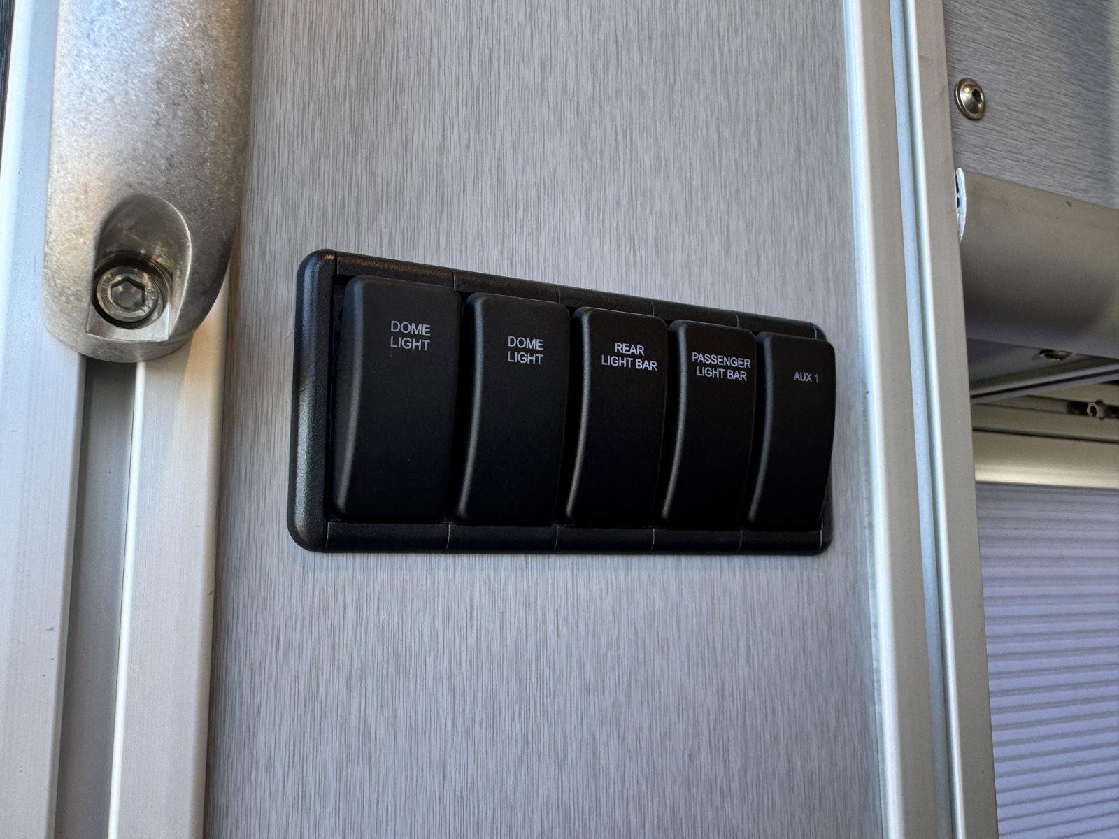 Used 2023 Ford Transit 350 XLT image 41