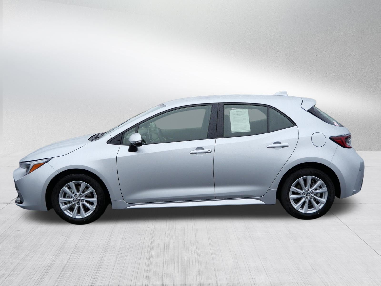 Certified 2025 Toyota Corolla SE FWD image 4