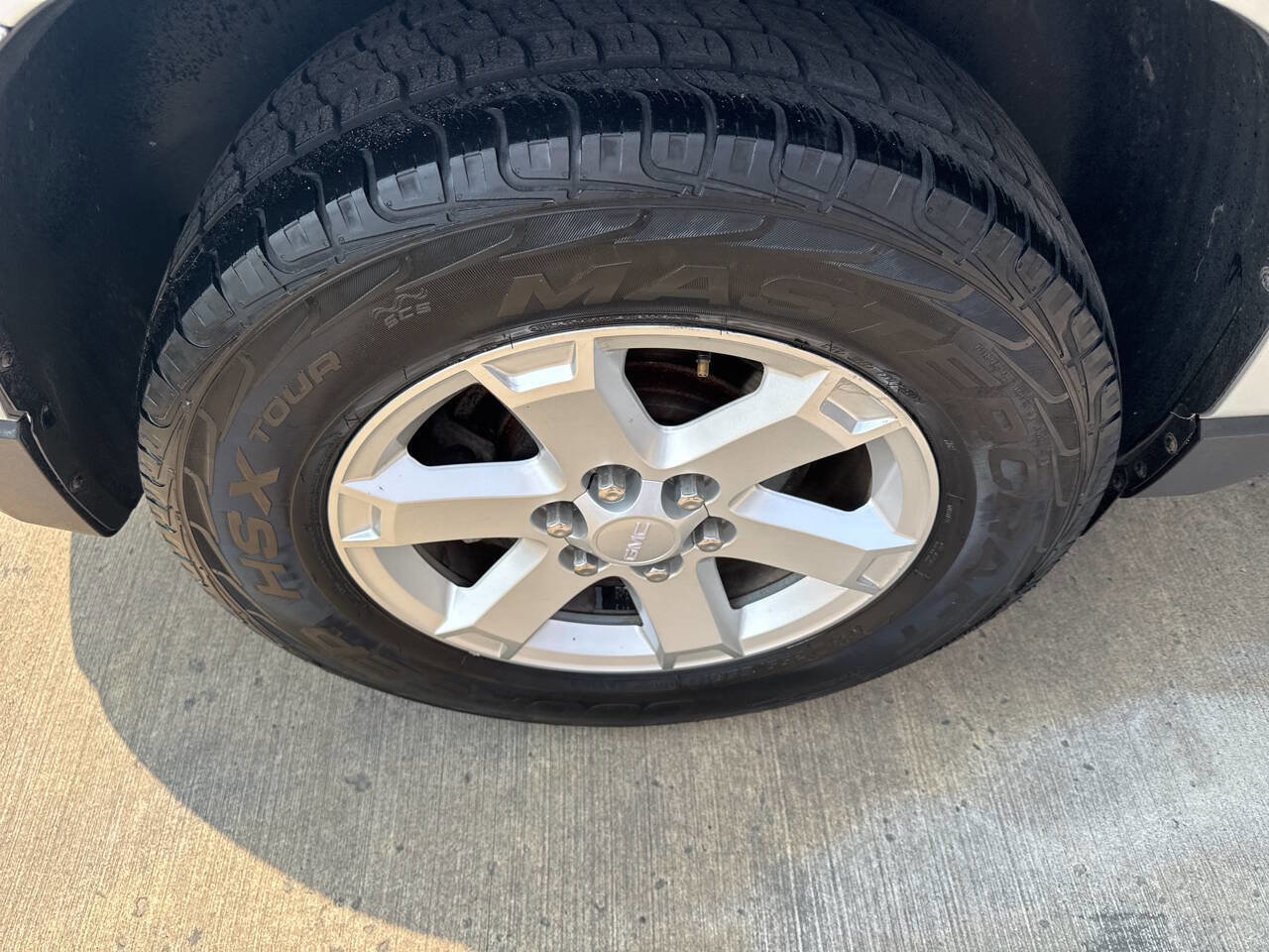 Used 2016 GMC Acadia SLE image 7