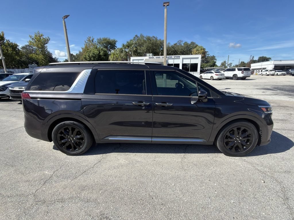 Used 2022 Kia Carnival SX Prestige FWD image 4