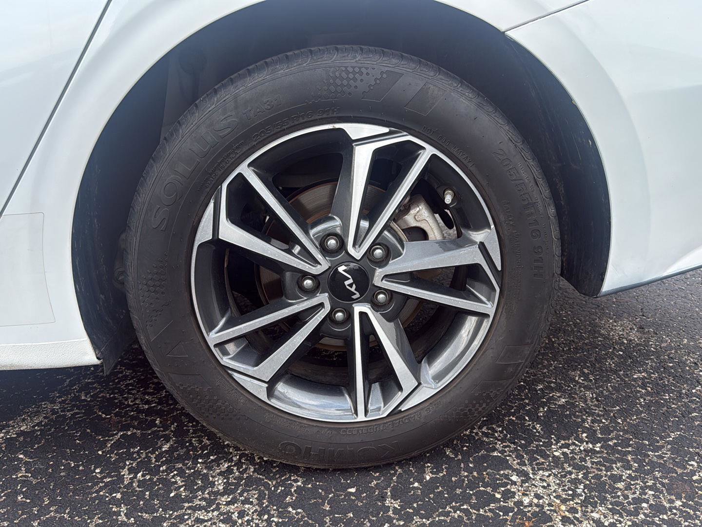 Used 2024 Kia Forte LXS image 6