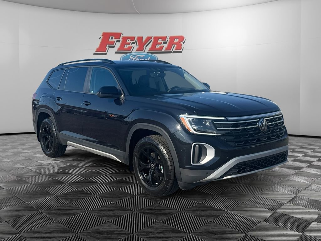 Used 2024 Volkswagen Atlas Peak Edition SEL image 7