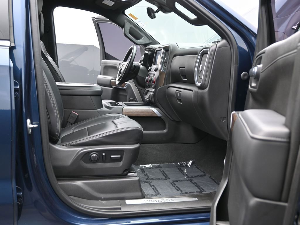 Used 2021 Chevrolet Silverado 1500 High Country w/ Technology Package image 16