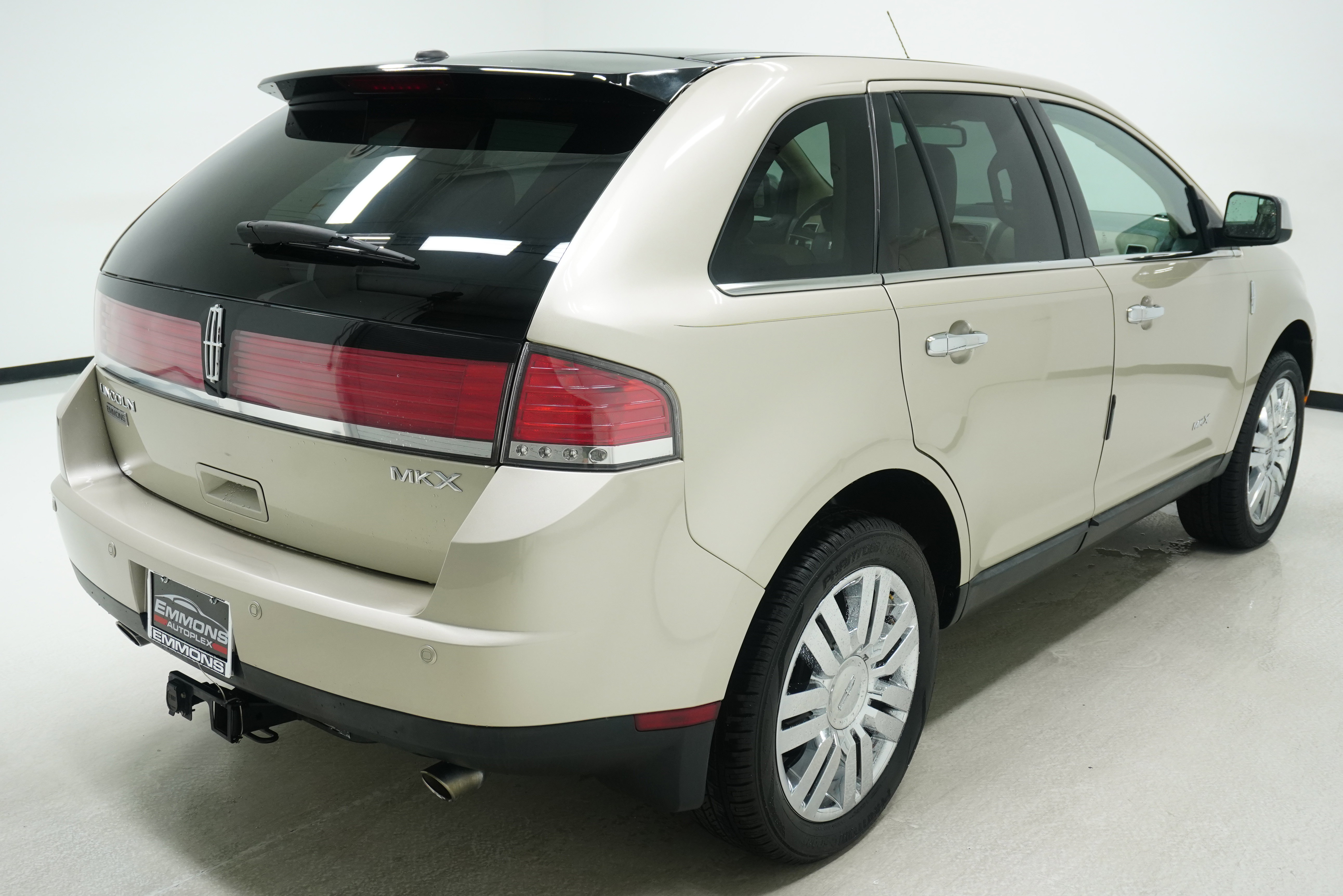 Used 2010 Lincoln MKX 2WD image 4
