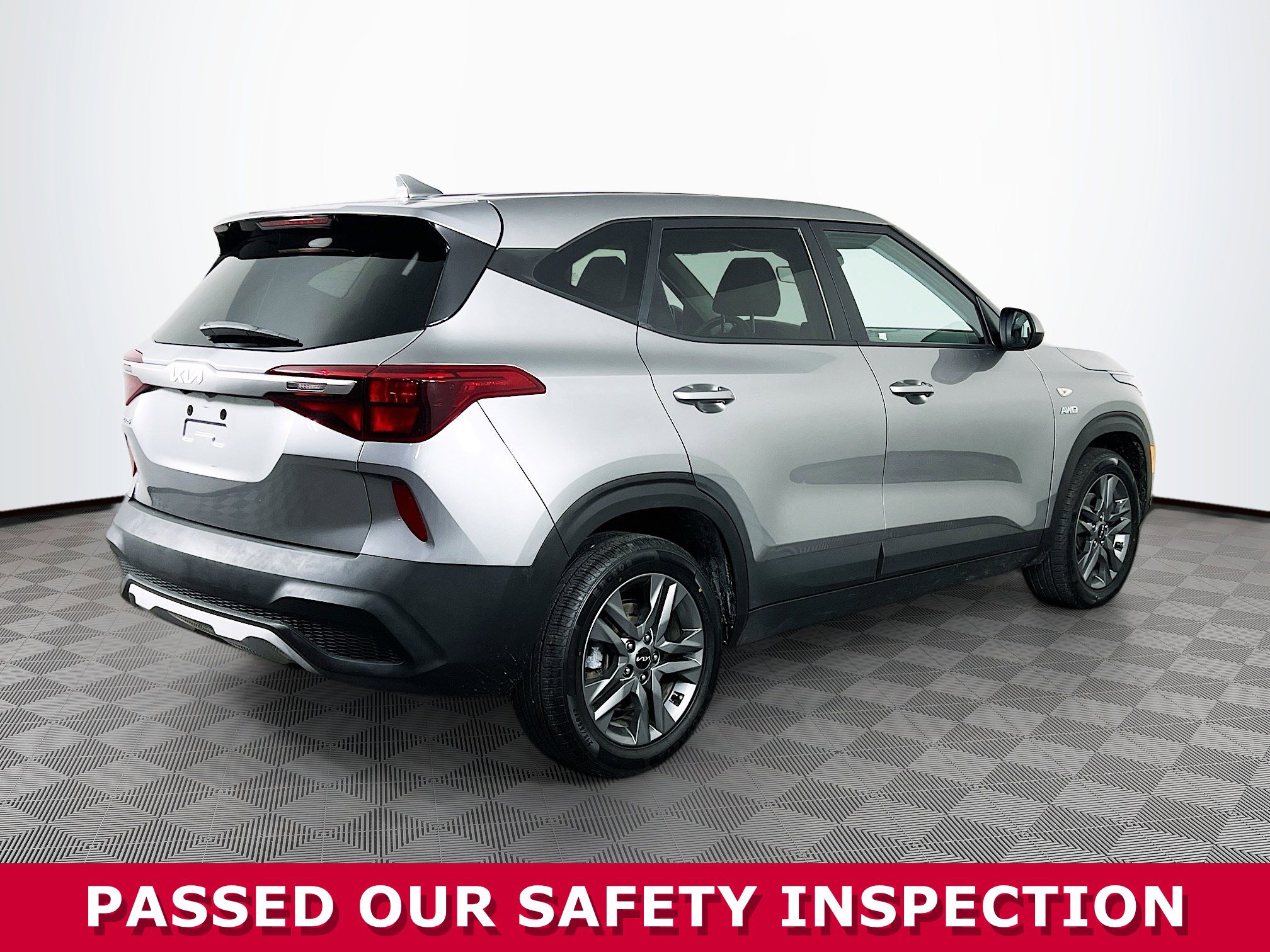 Used 2023 Kia Seltos LX image 28