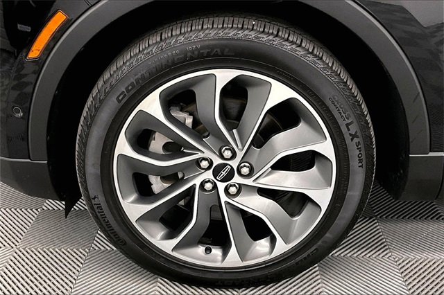 Used 2023 Lincoln Nautilus Reserve w/ Equipment Group 201A image 8