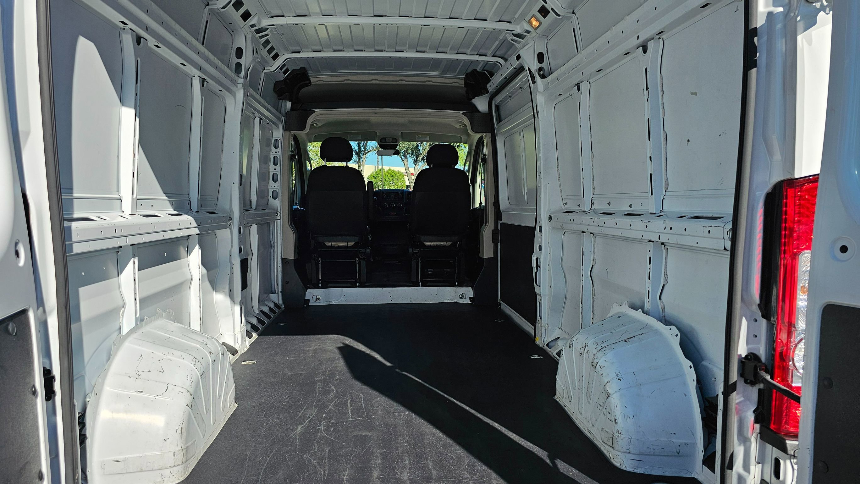 Used 2021 RAM ProMaster 2500 FWD image 14