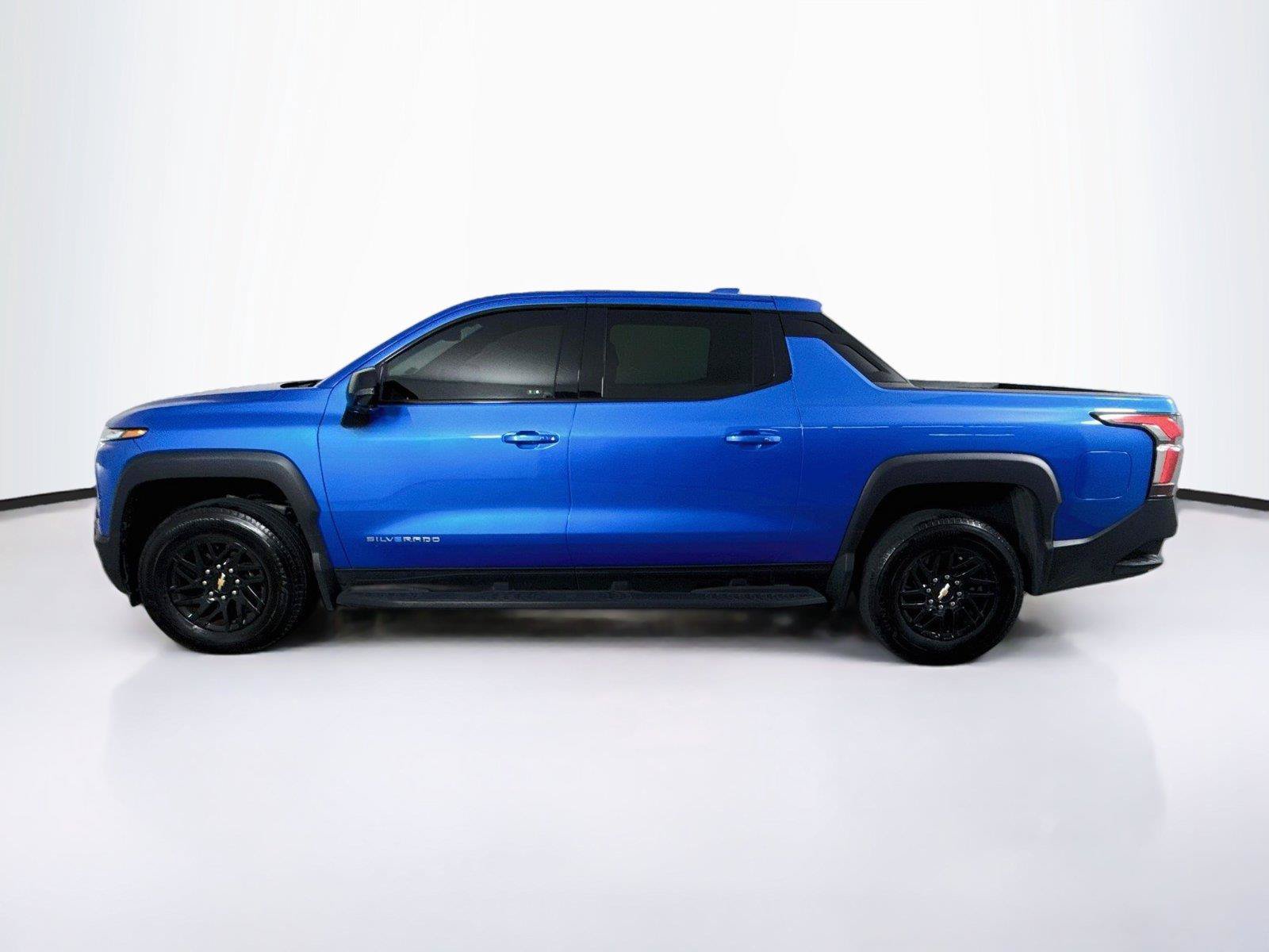 Used 2025 Chevrolet Silverado EV LT AWD/4WD image 2