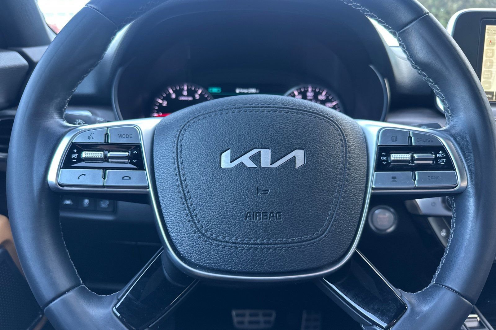 Used 2022 Kia Telluride SX w/ Nightfall Edition Package image 36