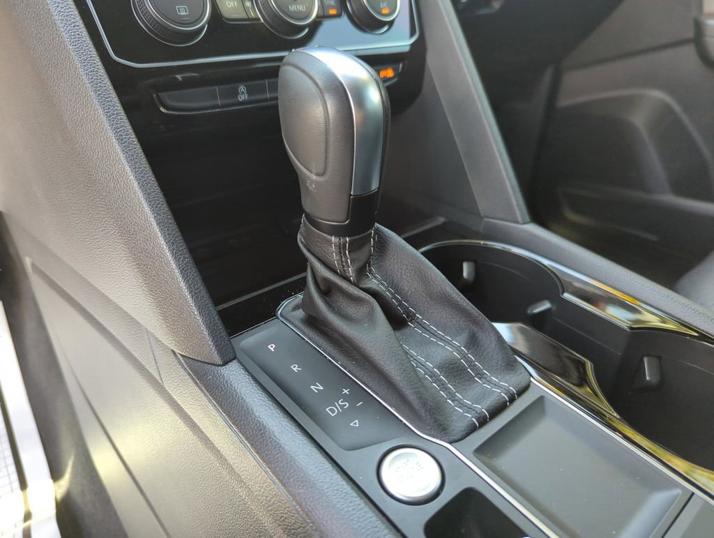 Used 2022 Volkswagen Atlas Cross Sport SE FWD image 33