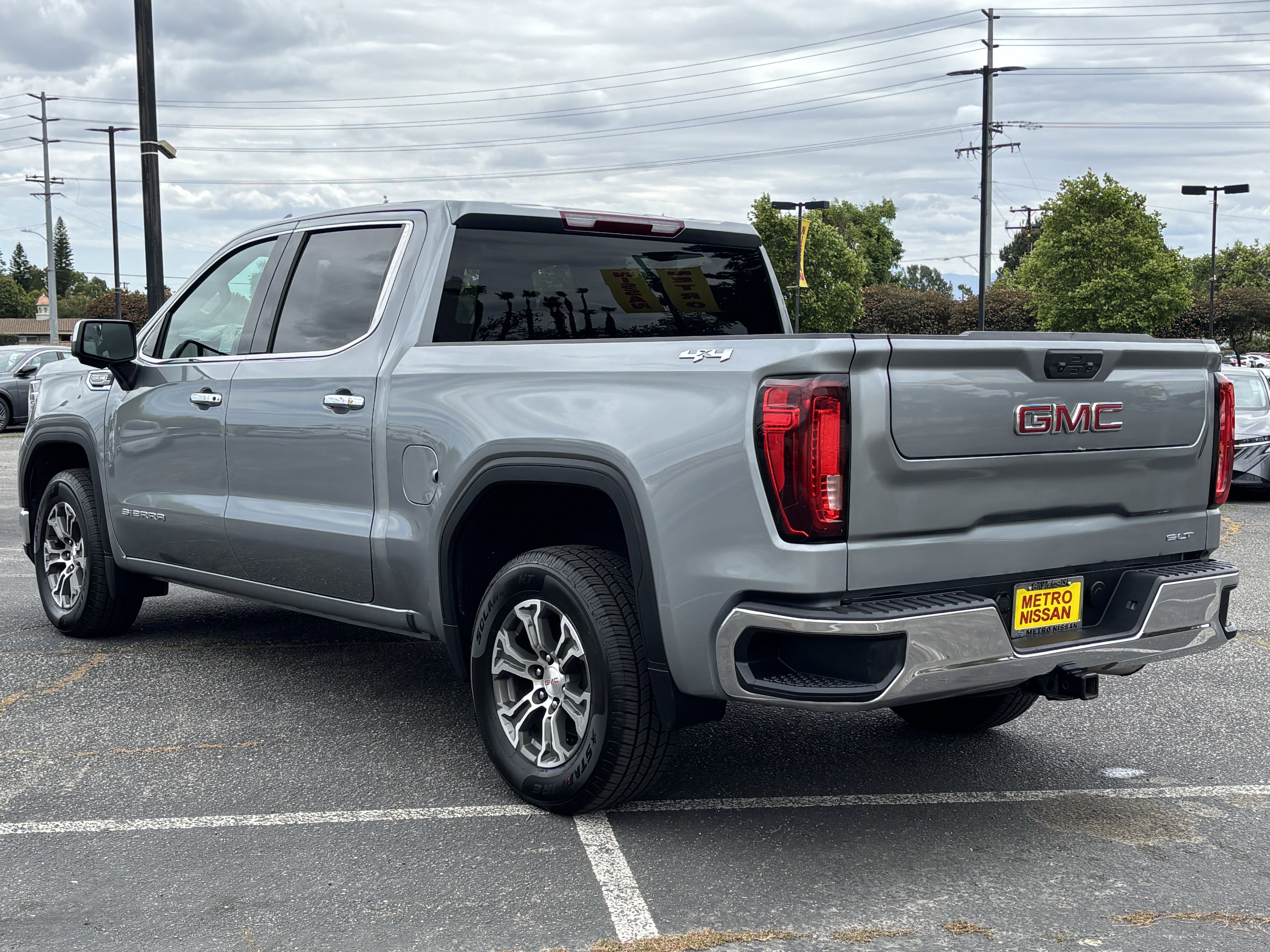 Used 2025 GMC Sierra 1500 SLT AWD/4WD image 5