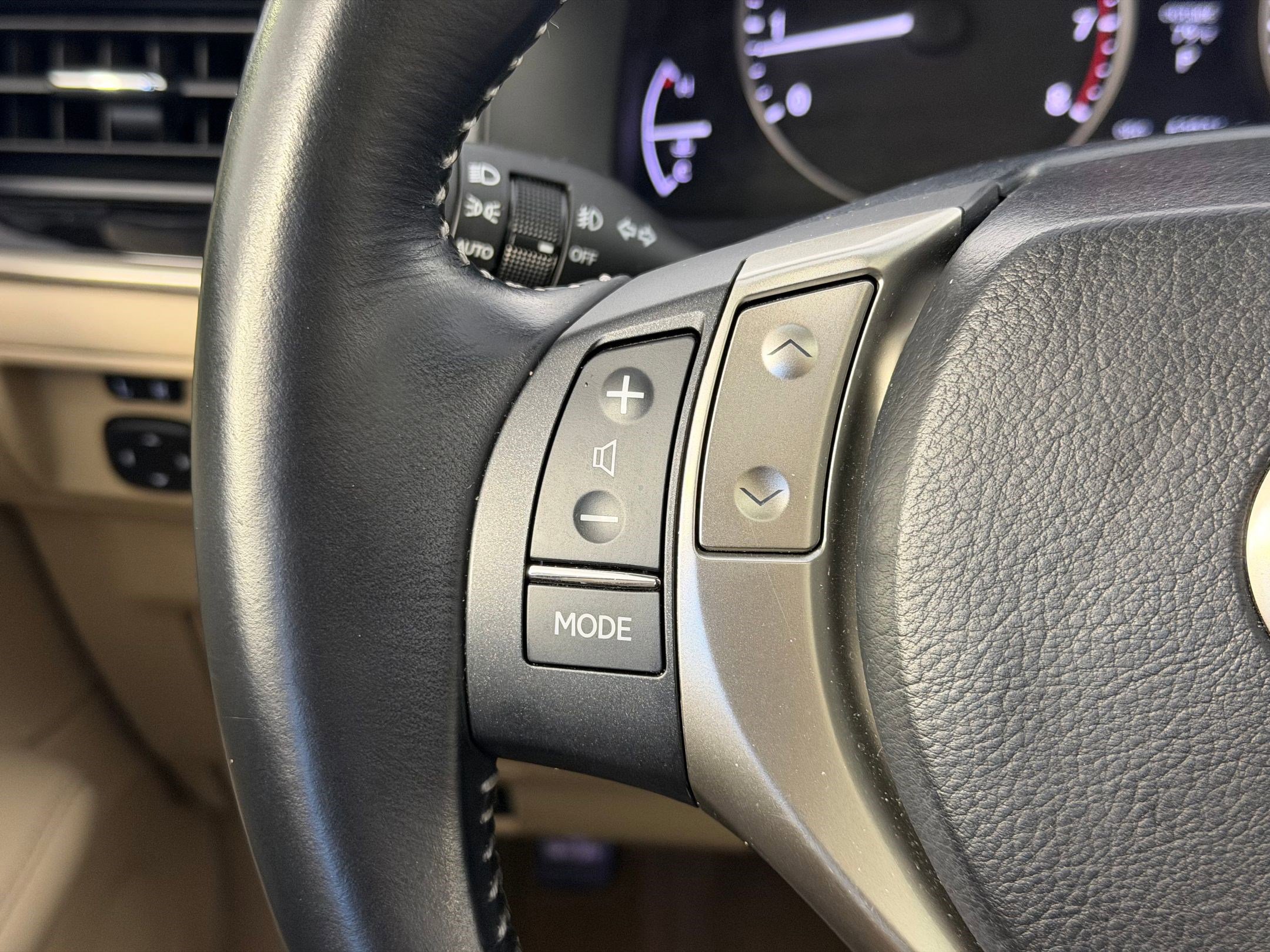 Used 2015 Lexus ES 350 image 16