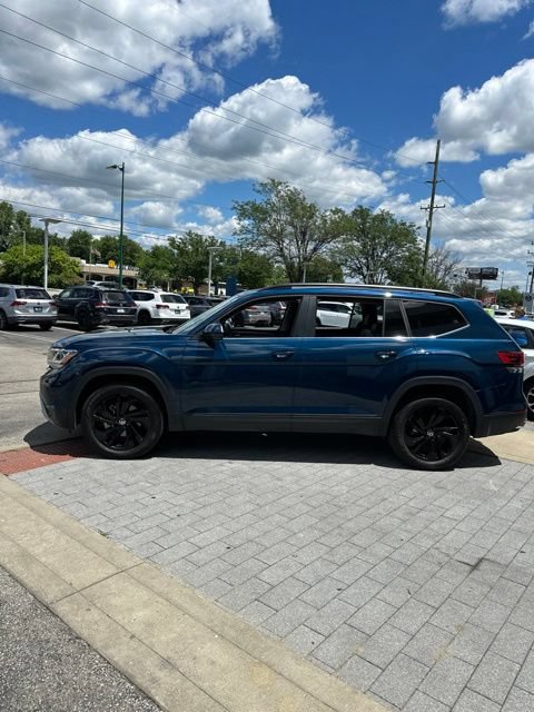 Used 2023 Volkswagen Atlas SE w/ Panoramic Sunroof Package FWD image 14