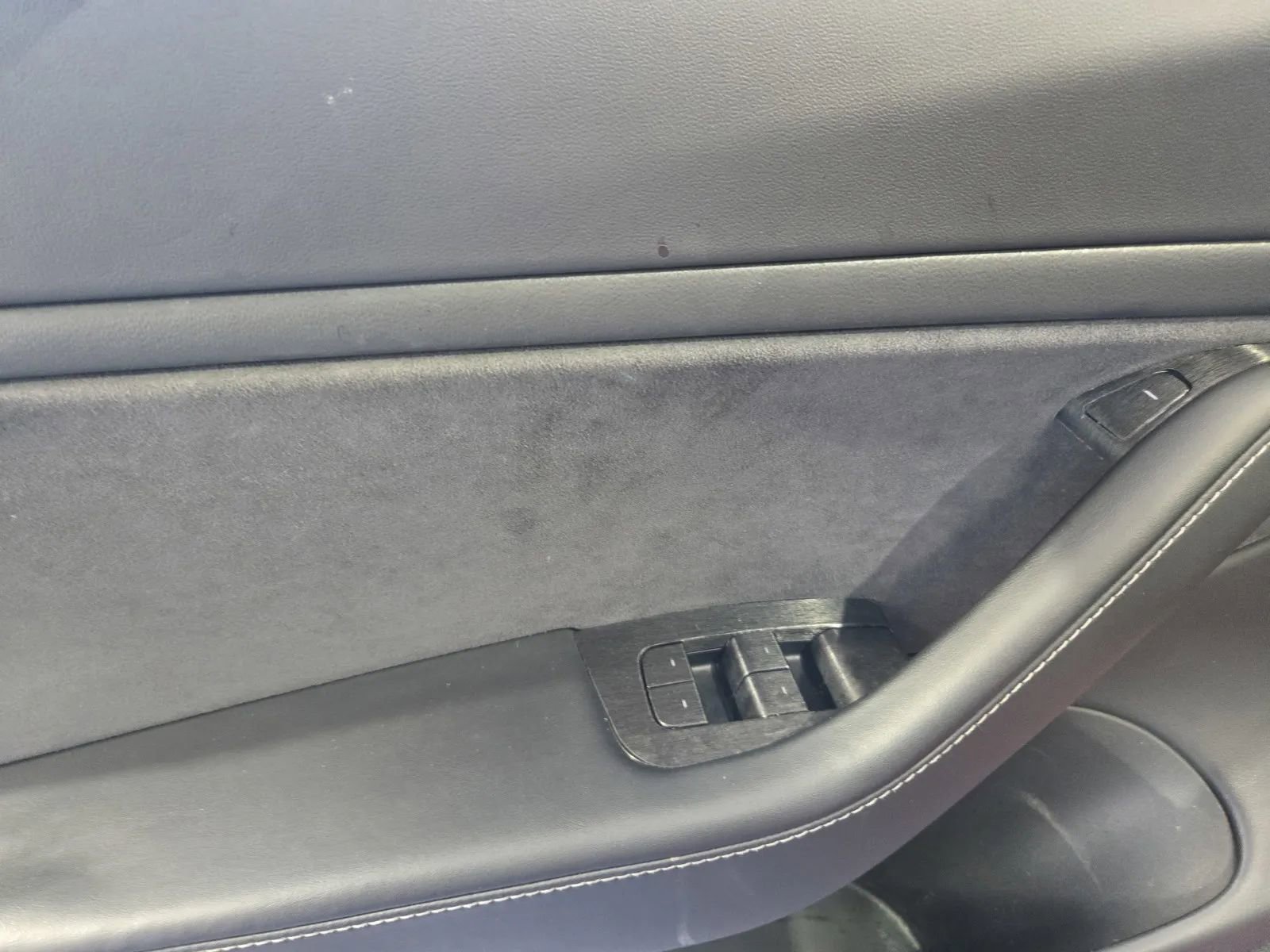 Used 2018 Tesla Model 3 Long Range RWD image 13
