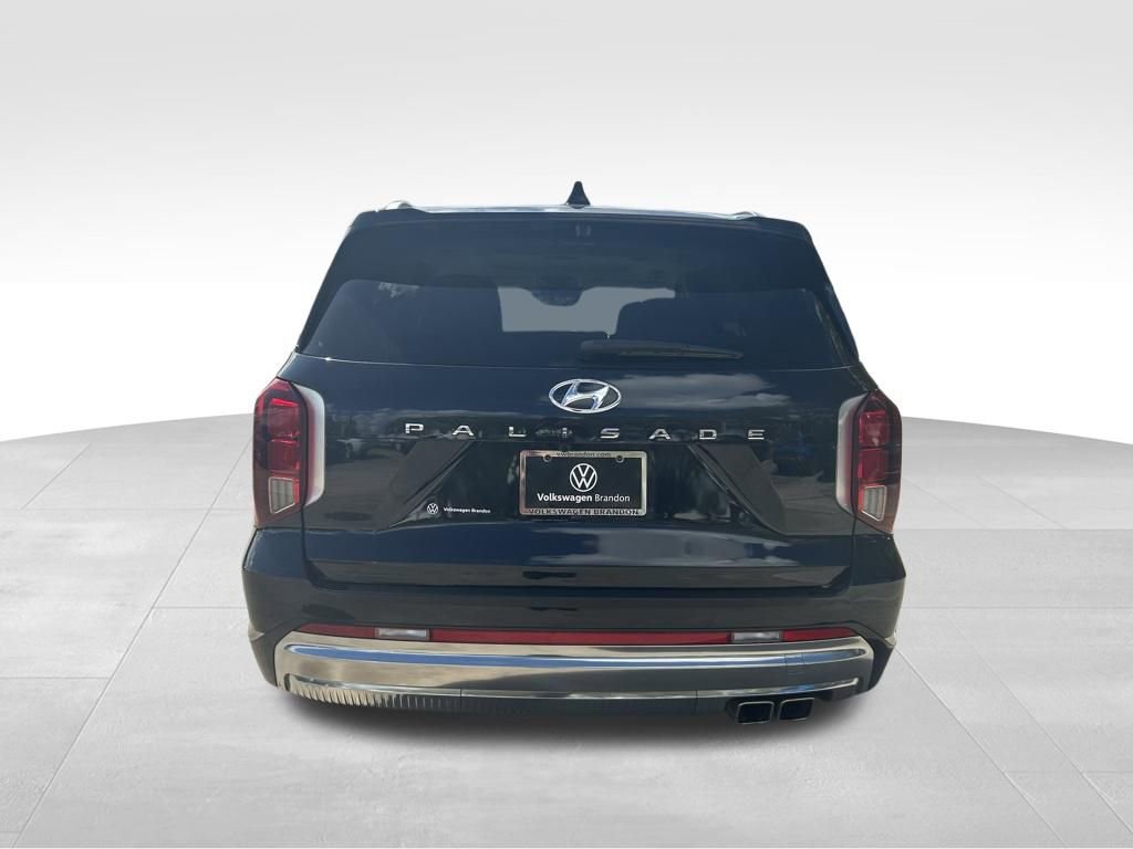Used 2023 Hyundai Palisade Calligraphy image 4