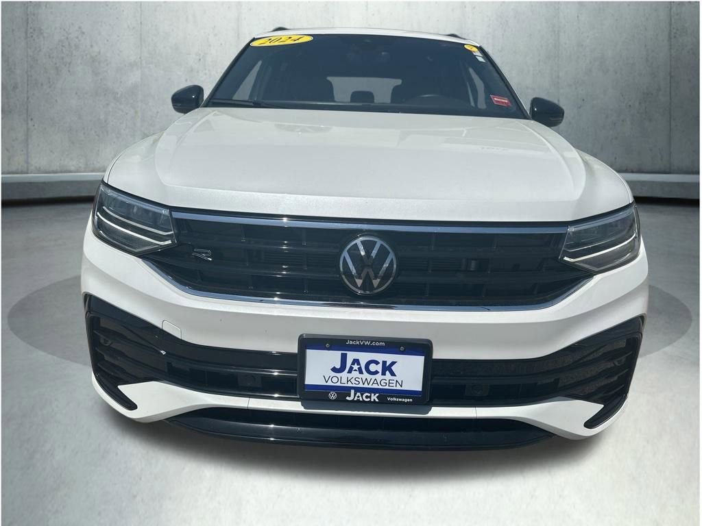 Used 2024 Volkswagen Tiguan SE R-Line AWD/4WD image 9