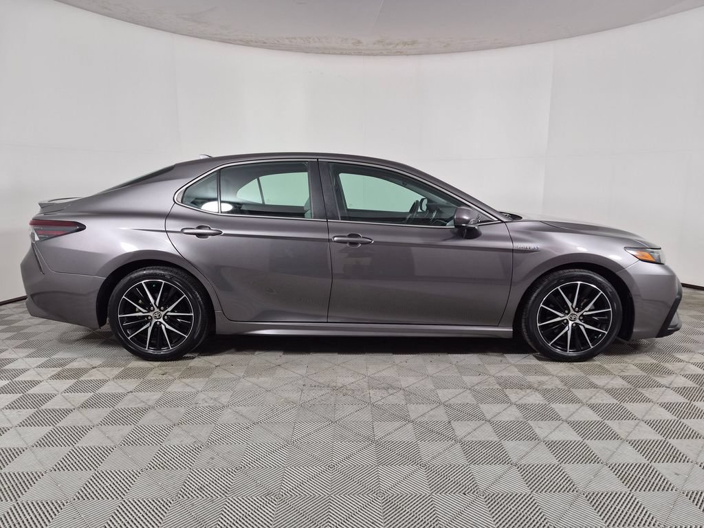 Used 2021 Toyota Camry SE FWD image 2