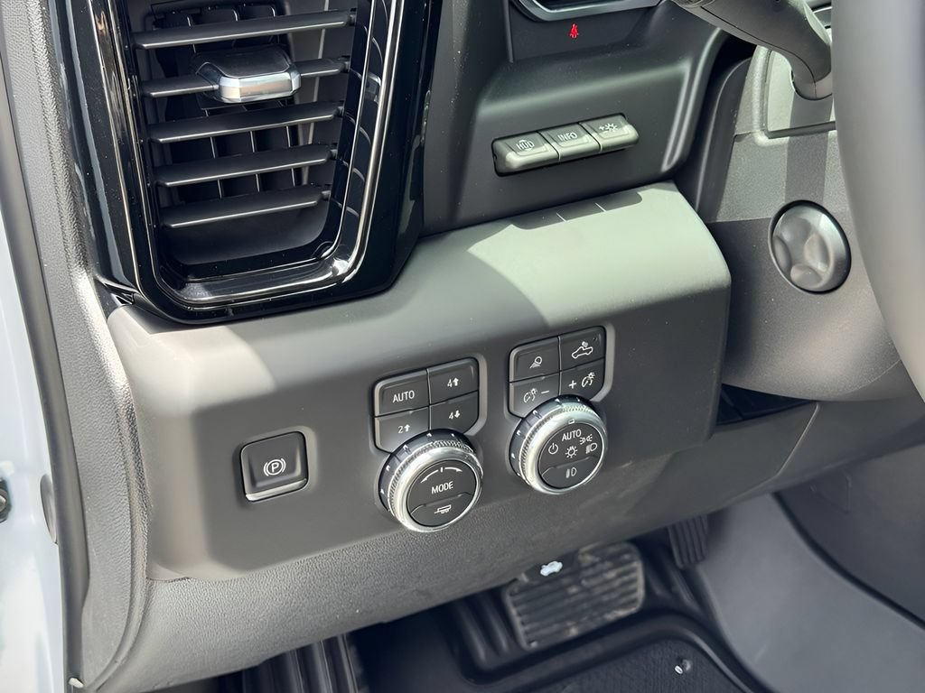 New 2026 GMC Sierra 1500 AT4X AWD/4WD image 11