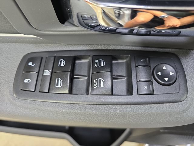 Used 2018 RAM 2500 SLT AWD/4WD image 29
