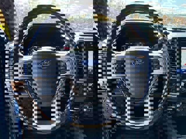 Used 2020 Ford F350 Platinum w/ FX4 Off-Road Package image 19