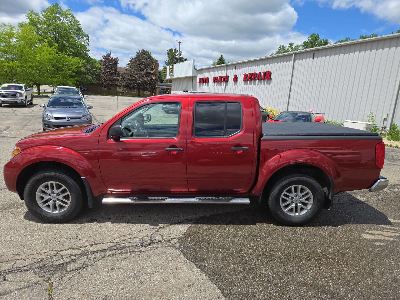 Used 2019 Nissan Frontier SV image 5