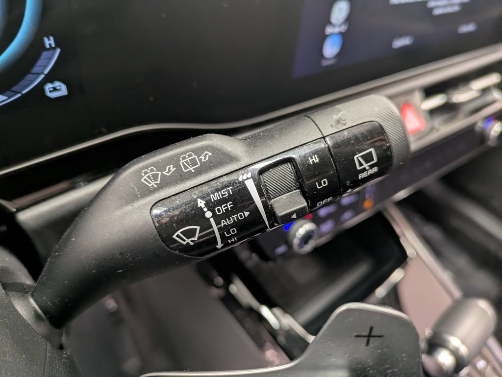 Certified 2023 Kia Niro SX Touring FWD image 19