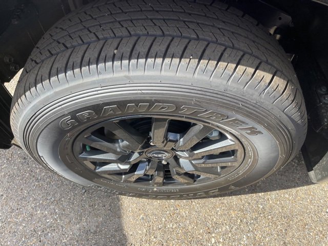 New 2025 Nissan Armada SV image 7