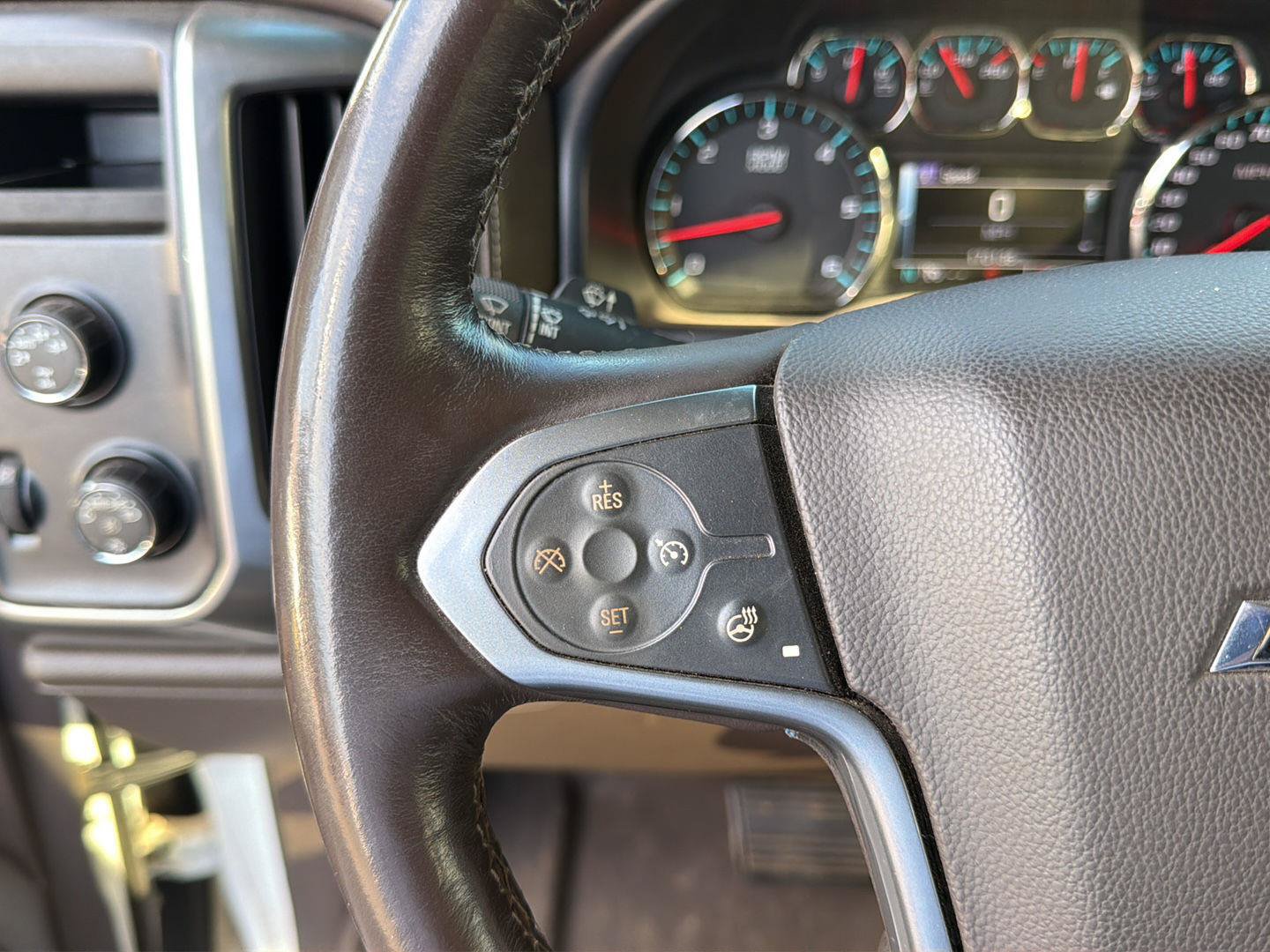 Used 2015 Chevrolet Silverado 1500 LTZ w/ LTZ Plus Package AWD/4WD image 9