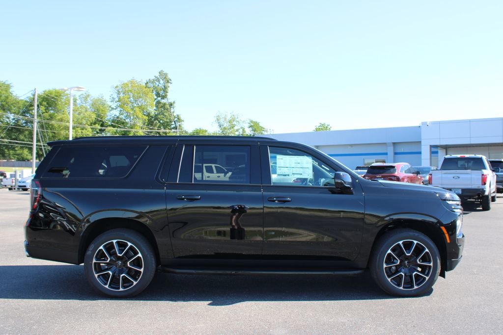 New 2026 Chevrolet Suburban RST AWD/4WD image 11