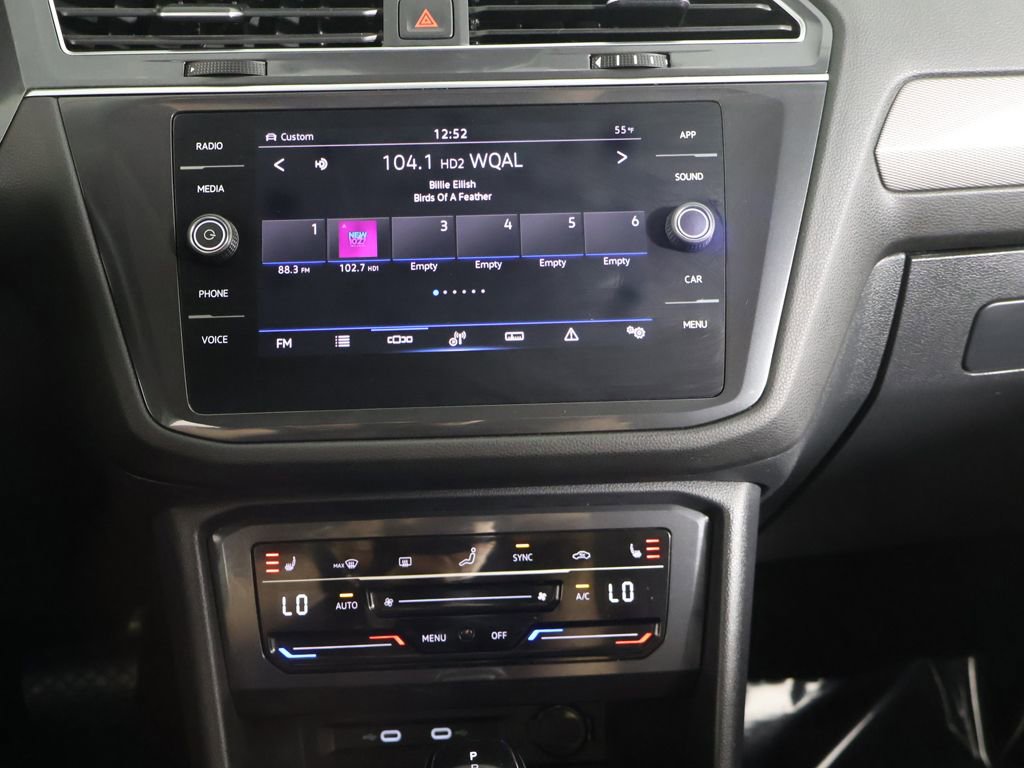 Used 2023 Volkswagen Tiguan SE image 45
