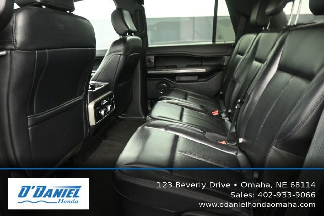 Used 2019 Ford Expedition XLT w/ Equipment Group 202A AWD/4WD image 36