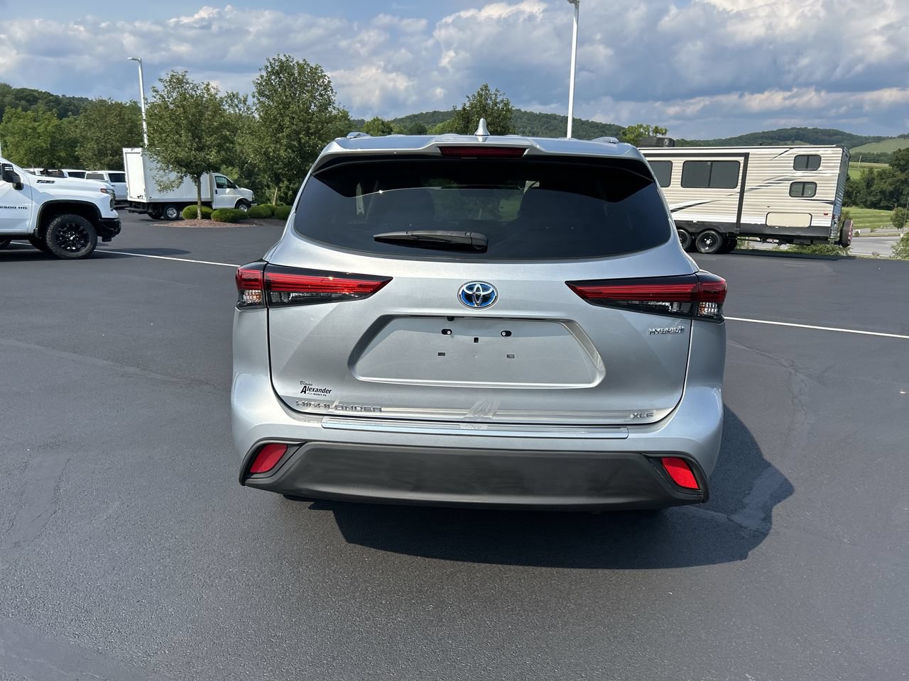 Used 2021 Toyota Highlander XLE w/ Protection Package #3 (TMS) AWD/4WD image 6