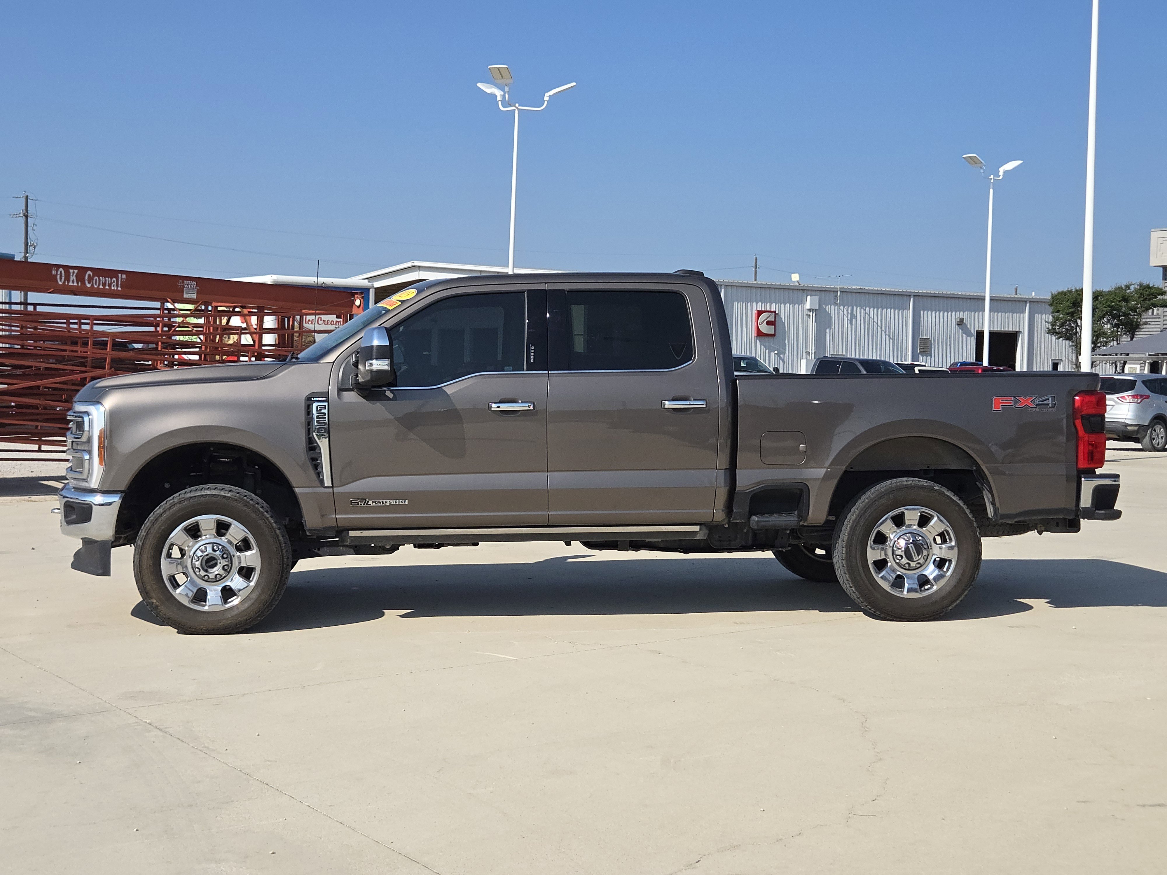 Used 2023 Ford F250 Lariat w/ Chrome Package image 4