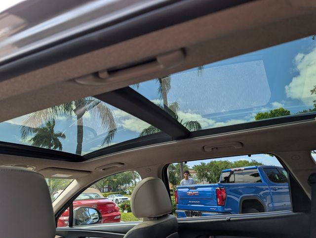 Used 2020 Hyundai Santa Fe SEL w/ Convenience + Premium Package FWD image 14