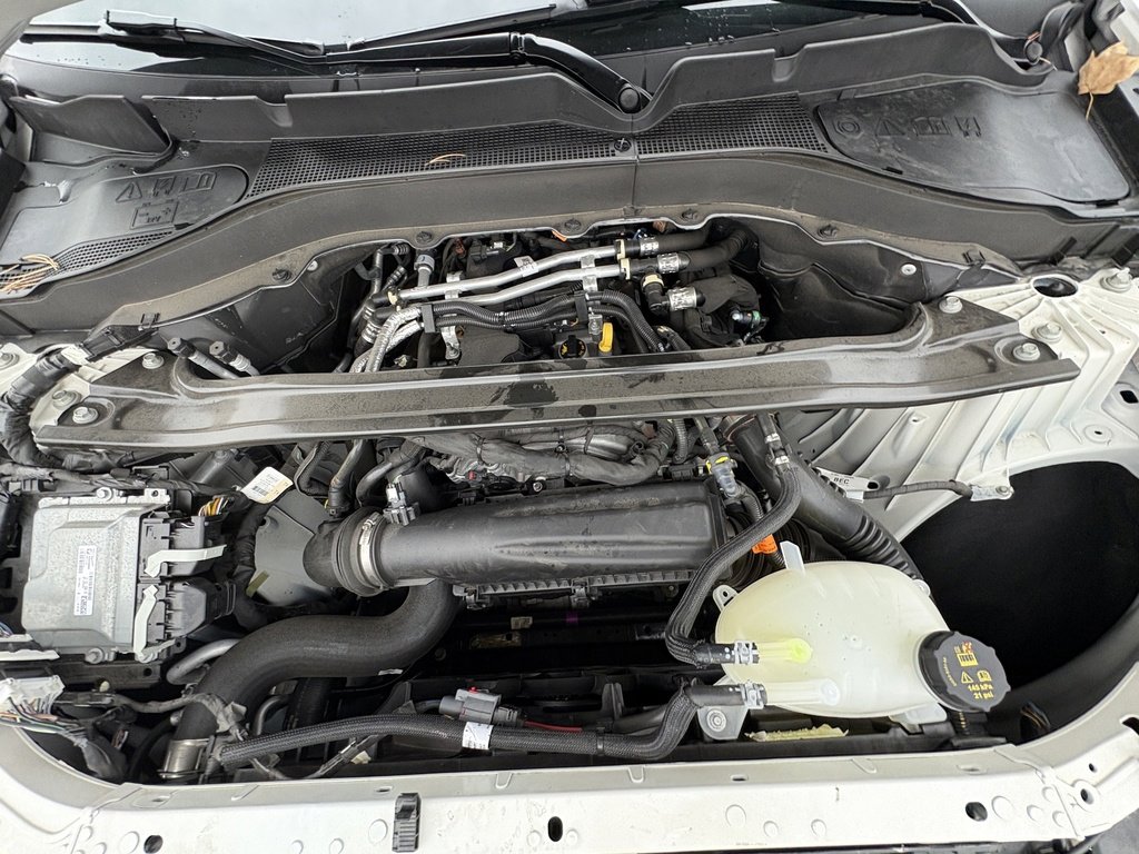 Used 2025 Ford Explorer ST-Line image 16