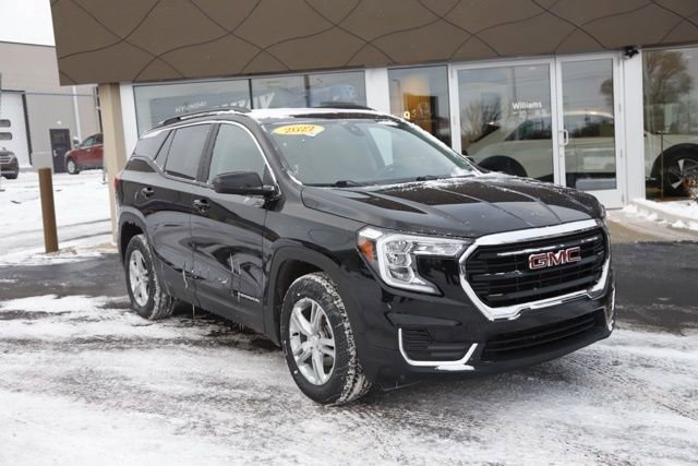 Used 2022 GMC Terrain SLE w/ Driver Convenience Package image 1