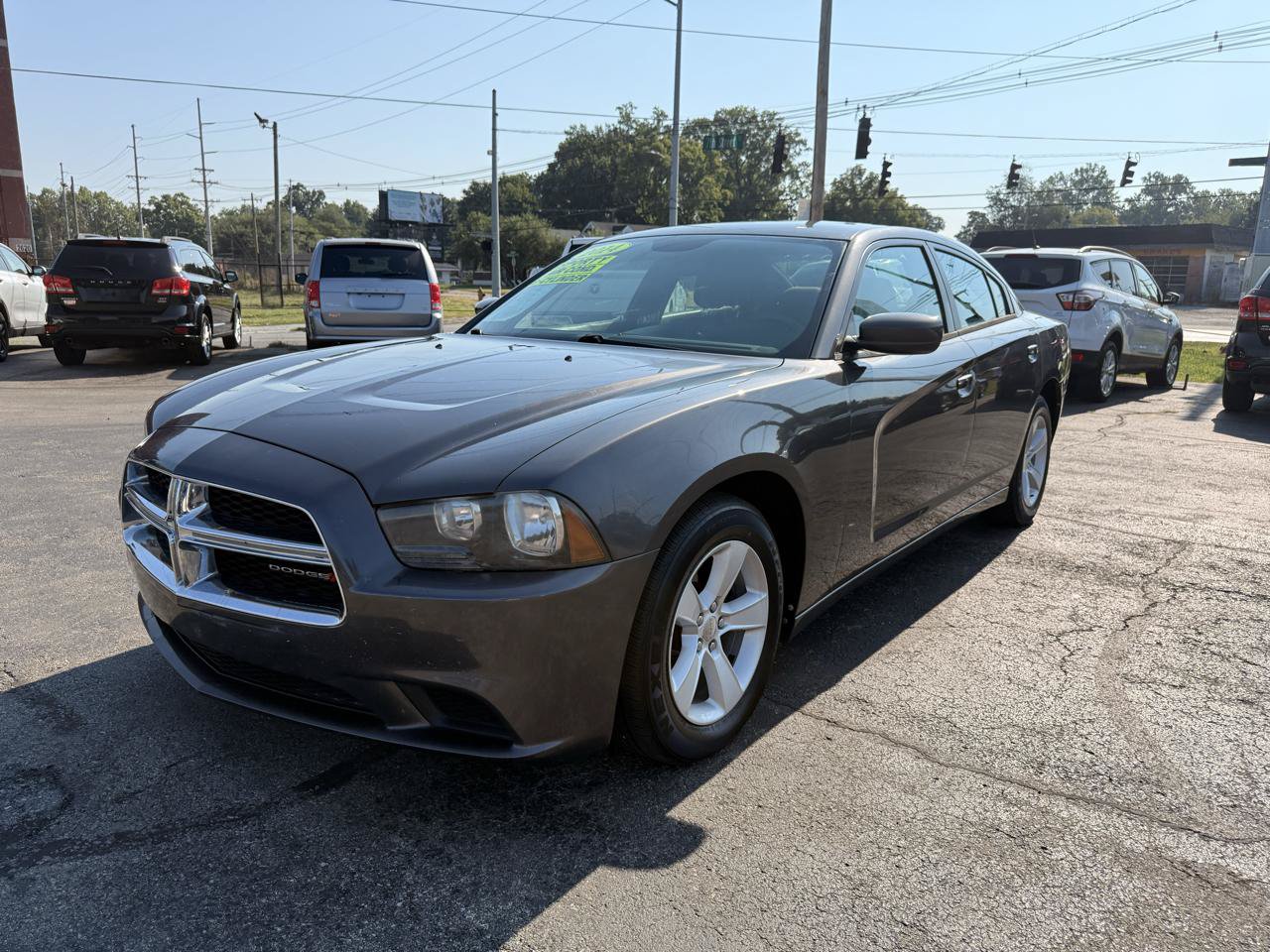 Used 2014 Dodge Charger SE RWD image 4