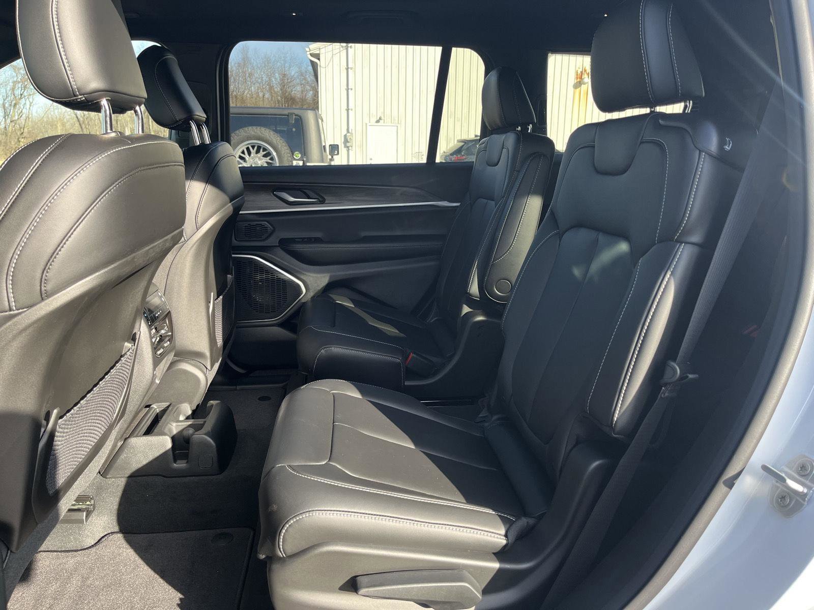 New 2026 Jeep Grand Cherokee L Limited w/ Limited Altitude Package image 32