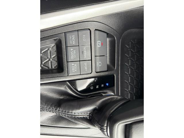 Used 2024 Toyota RAV4 XLE w/ Convenience Package image 32