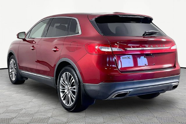 Used 2016 Lincoln MKX Reserve w/ Cargo Utility Package FWD image 4
