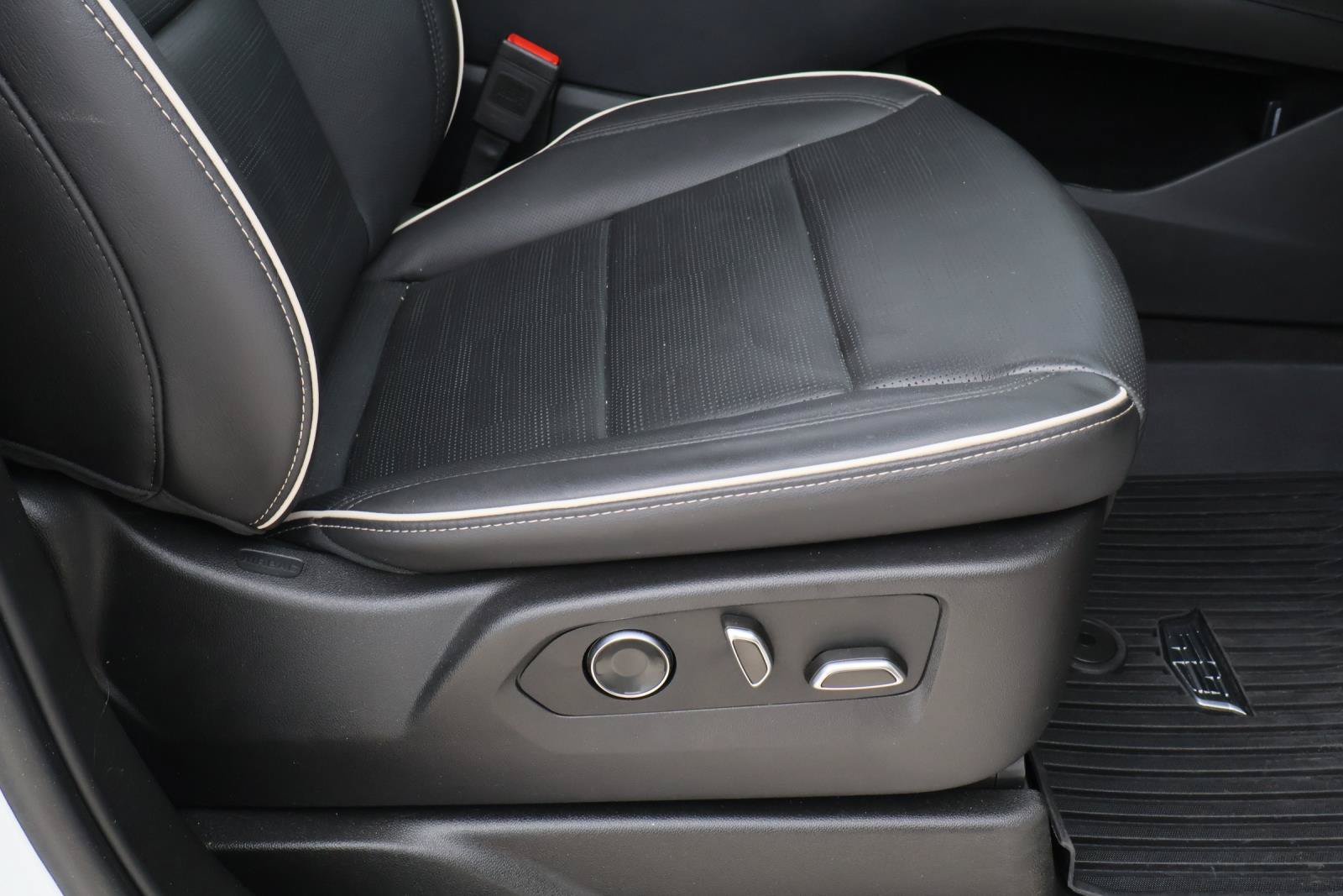 Certified 2024 Cadillac Escalade ESV Premium Luxury RWD image 57