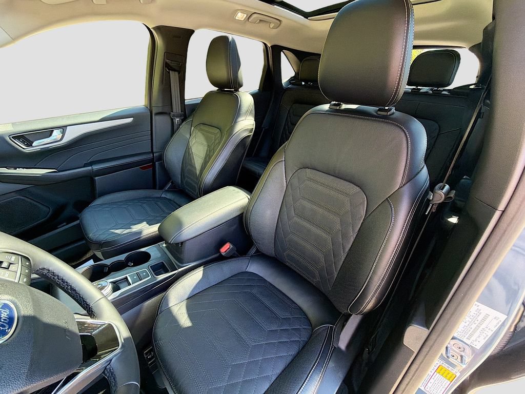 Used 2023 Ford Escape Platinum w/ Premium Technology Package AWD/4WD image 24