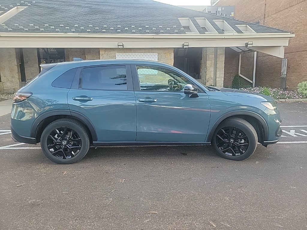 Used 2025 Honda HR-V Sport image 5