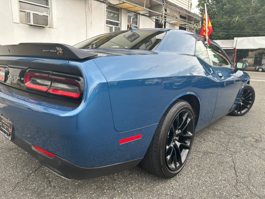 Used 2022 Dodge Challenger R/T Scat Pack RWD image 31