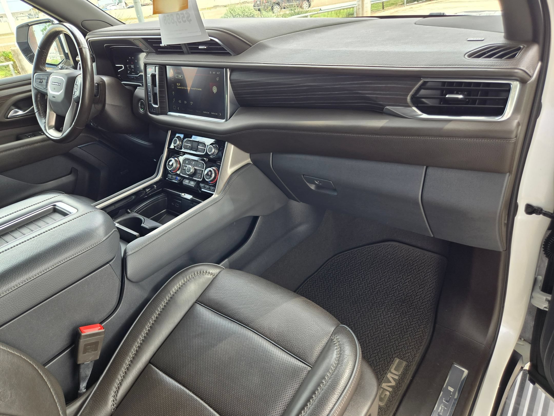 Used 2022 GMC Yukon XL Denali AWD/4WD image 26